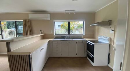 Spacious 2-Bedroom Flat - Ideal for a Small Family - Photo 5