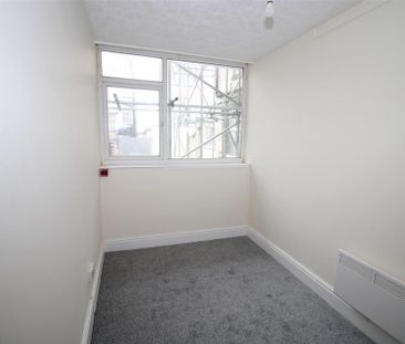 1 bedroom ground floor flat to rent - Photo 2