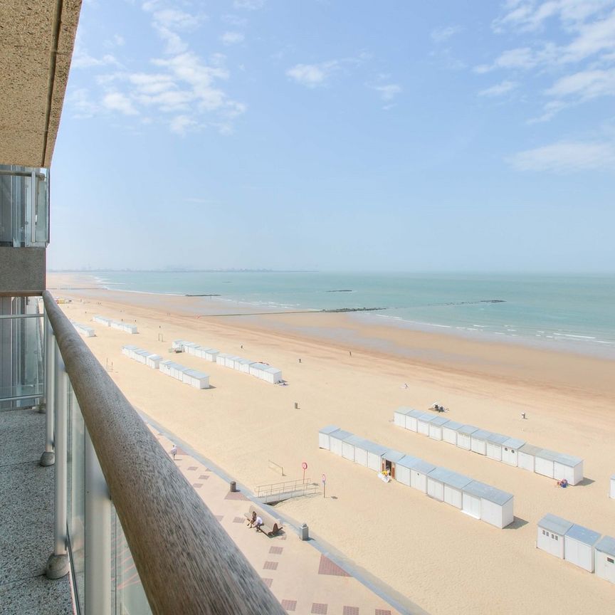 Modern gemeubeld 3-slaapkamer appartement op de Zeedijk te Knokke-Heist. - Photo 1