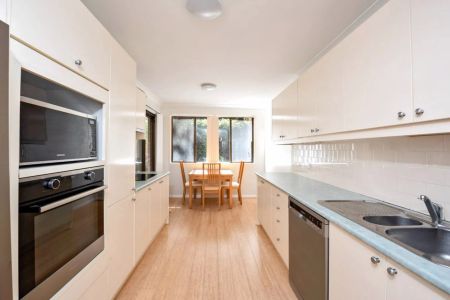 Modern Three Bedroom Apartment With Resort Style Facilities In The Complex - Photo 3