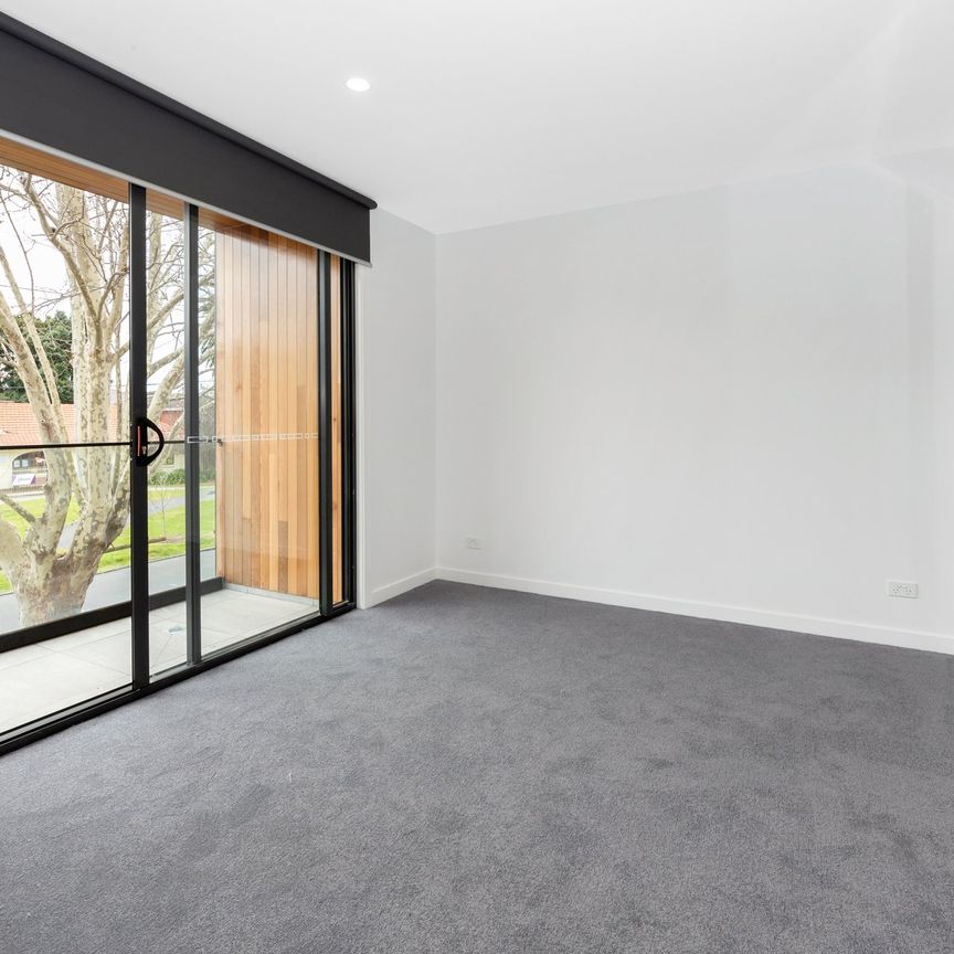 Near New Townhouse With Amazing Finishes! - Photo 1