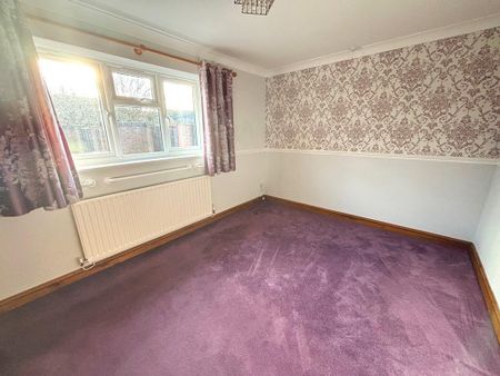 3 bedroom detached bungalow to rent - Photo 3