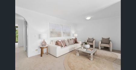 Comfortable, family-sized apartment ideally located - Photo 4