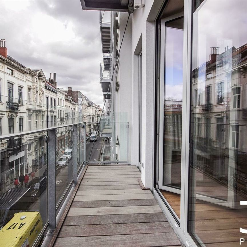 Flat for rent - Photo 1