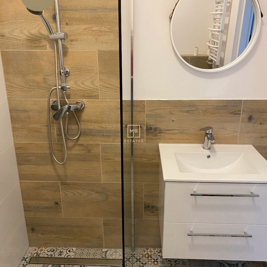 Wygodna kawalerka na wynajem przy Karmelickiej - Zdjęcie 1