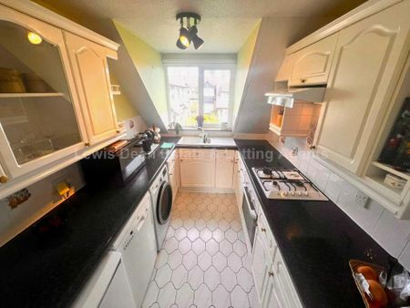 2 bedroom apartment to rent - Photo 3