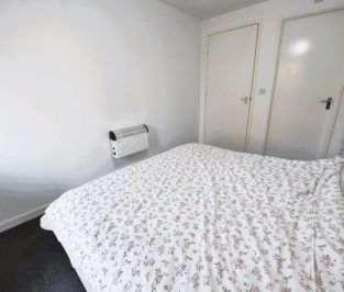 2 bedroom Flat in Calverley Ln, Leeds - Photo 1