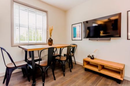 5 Bedrooms - Photo 3
