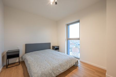 Ruim en lichtrijk appartement met open zicht en zonnig terras, in het centrum van Heist en op enkele passen van de zee - Photo 3