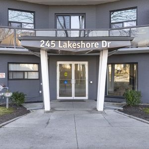 Lakeshore Apartments - Photo 2