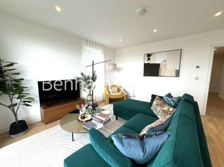 Sibley House, Accolade Avenue, UB1 - Photo 5