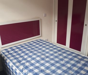 Room in a Shared Flat, Queen Street, S1 - Photo 2