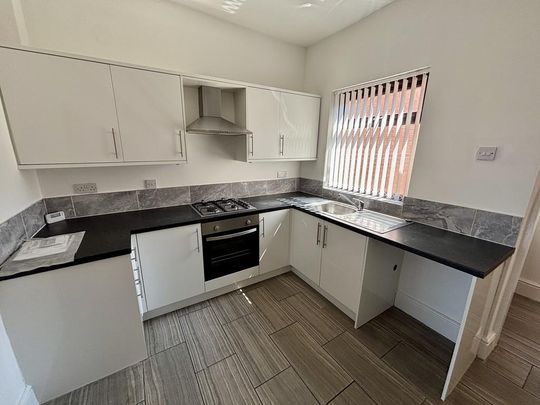 2 bedroom terraced house to rent - Photo 1