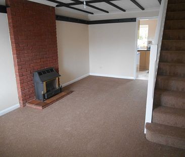 2 bedroom semi-detached to let - Photo 3