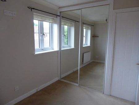 3 bedroom terraced house to rent - Photo 3
