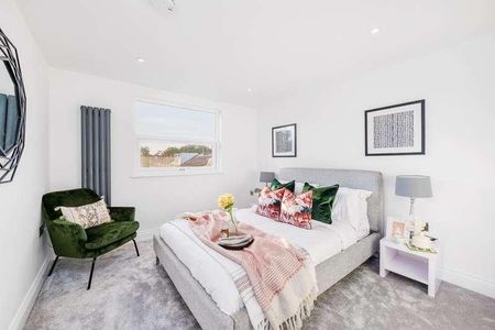 Greenford Avenue, Hanwell, London, W7 - Photo 3