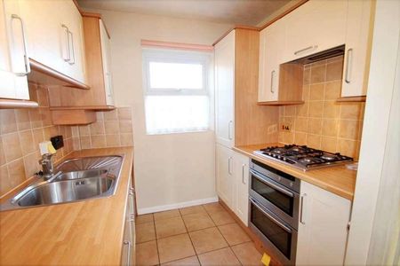 Pages Lane, Worthing, BN11 - Photo 4