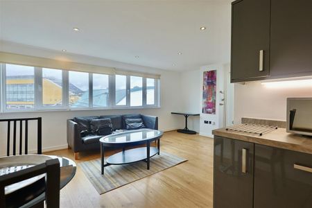 2 bedroom Flat to rent in St. James Gate, City Centre, Newcastle Upon Tyne, Ne1 - Photo 4