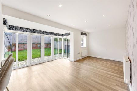 4 bedroom detached house to rent - Photo 2