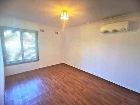 Freshly Updated 3-Bedroom Family Home in Quiet Cul-De-Sac – 14 Hales Place, Blackett NSW - Photo 3