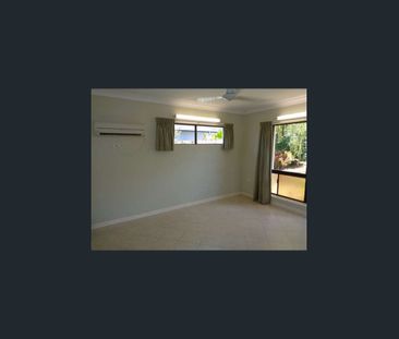 Centrally located house in Mooroobool - Photo 4