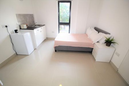 3 bedroom flat to rent - Photo 3