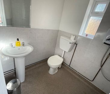 3 Bed Semi-Detached House, Old Bromford Lane, B8 - Photo 2