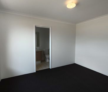 Clean & Modern 1 Bedroom Retreat - Photo 1