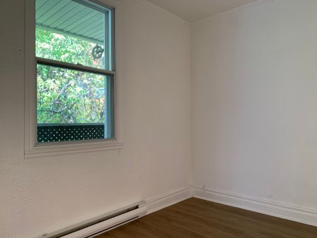 Beau 4 ½ à Saint-Jérôme – 5 Électros Inclus, 2 Stationnement Déneigé - Dispo Maintenant - Photo 4