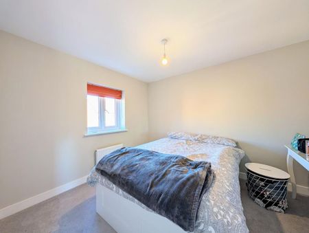 3 bedroom semi-detached house to rent - Photo 5