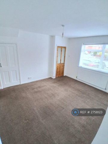 2 bedroom end of terrace house to rent - Photo 5