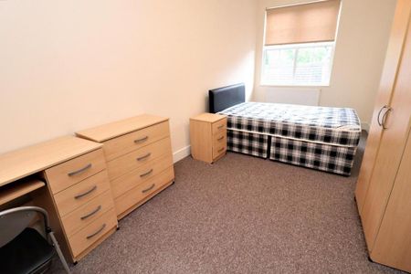 3 bedroom apartment to rent - Photo 5