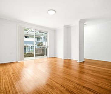 Good Size Townhouse With Fresh Updates Throughout! - Photo 2