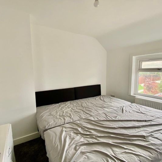 Godwin Road, Hove - Photo 1