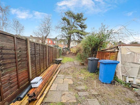 3 bedroom terraced house to rent - Photo 1