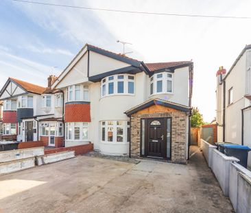 3 bedroom end of terrace house to rent - Photo 4