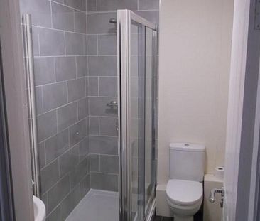 One bedroom studio type apartments from £390 PCM - Photo 5