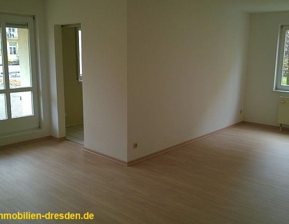 - 2 - Raum Whg. mit Balkon in DD - Plauen - Photo 1