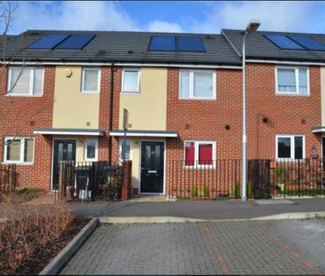 3 Bed Terraced House, Deveron Drive, RG30 - Photo 1