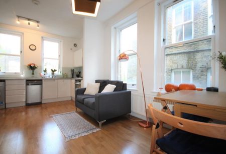 3 bedroom flat to rent - Photo 2