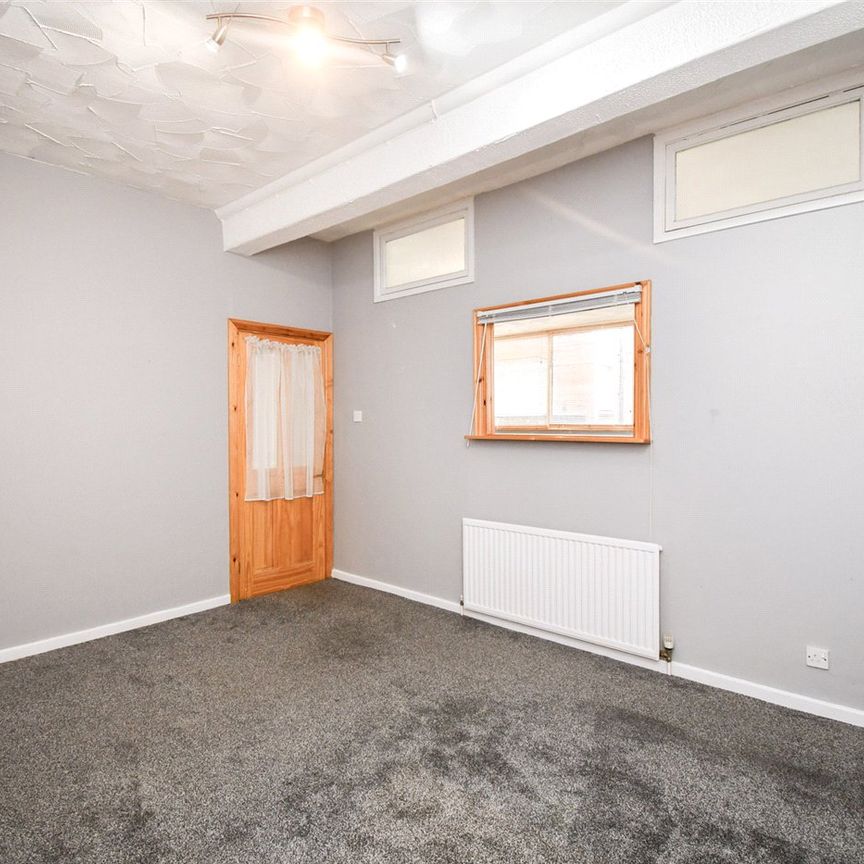 Market Street, CH47 2BH, Hoylake - Photo 1