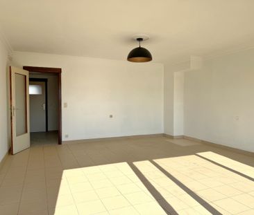 Appartement met 2 slaapkamers en balkon. - Photo 3