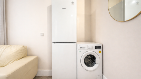 3 bedroom flat to rent - Photo 5