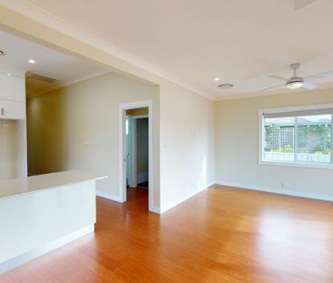 39 Floraville Road, Belmont North NSW 2280 - Photo 5