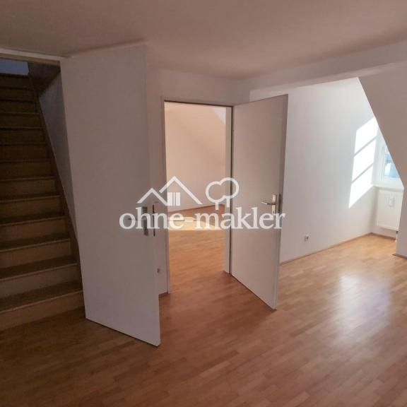 Sonnige 3-Zimmer DG-Wohnung mit tollem Blick auf die Berge mit EBK und Gartennutzung! - Photo 1