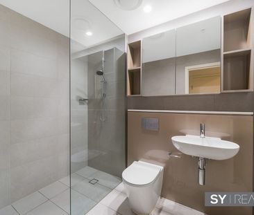 Three bedroom modern apartment in prime location - Photo 6