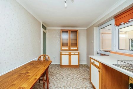 2 Bed Terraced House, Alma Road, NG3 - Photo 3