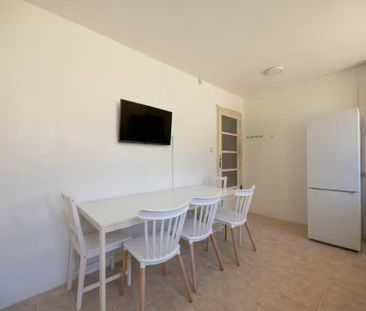 Carrer de Ciscar, Valencia, Valencian Community 46005 - Photo 4