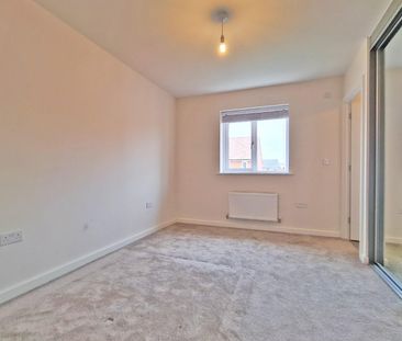 2 bed semi-detached house to rent in Floyer Grove, Shinfield, Readi... - Photo 2