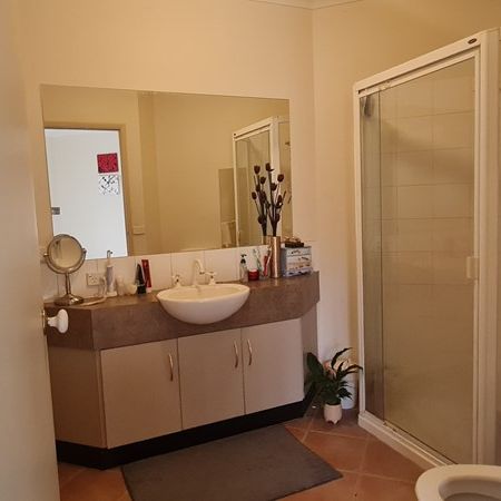 4-bedroom shared house, Huntingdale rd - Photo 1